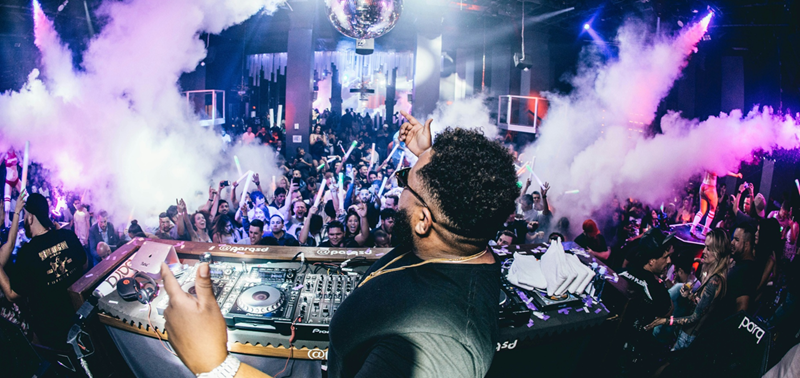 DJ using NoSongRequests.com to take song requests and get more tips